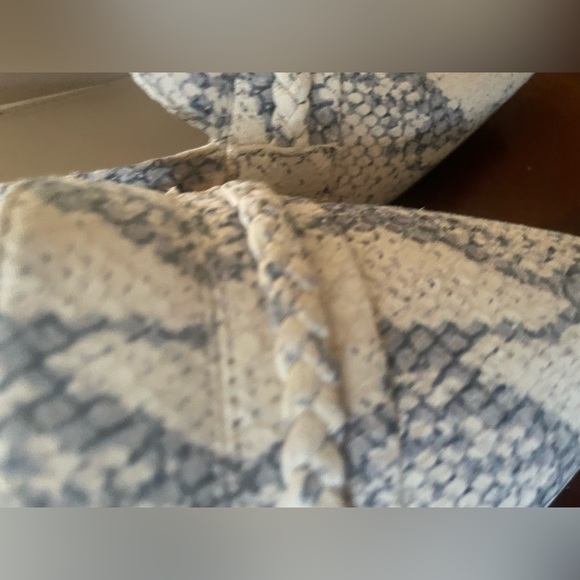 Low heel - Picture 5 of 8